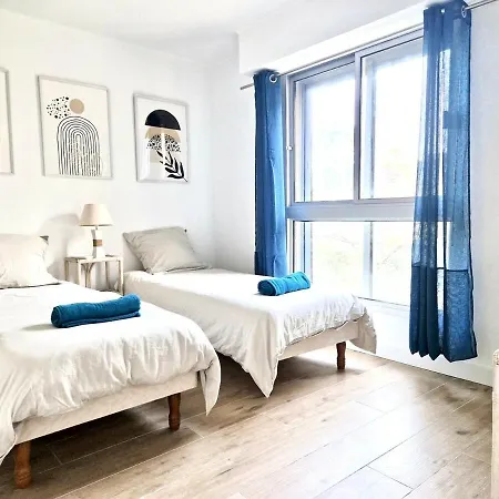 Daire Beau 65 M2 En Front De A St Raphael - Piscine